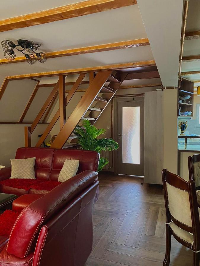 Vikendica Pine Tatil Evi *